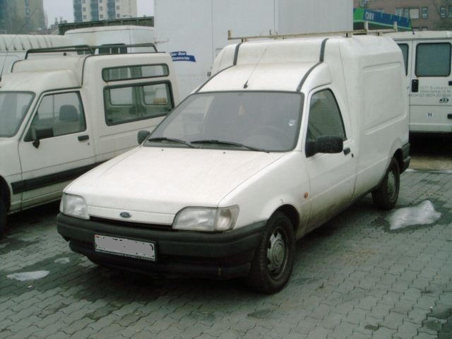 Ford fiesta courier combi
